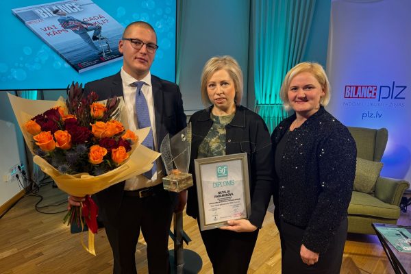 19aba63a-62fc-4434-9a81-62f4d47bf075