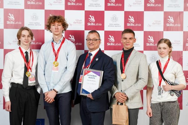 ce1bd4f5-7c08-49d2-9ee5-e889feb92861